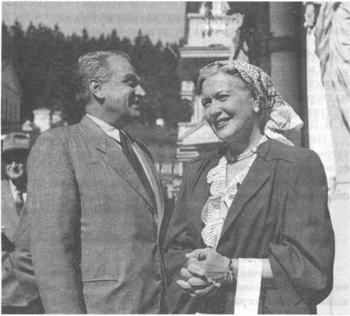 Звездная пара советского кино. Они боготворили друг друга. Любовь Петровна называла мужа своим «римским патрицием». На людях они всегда были на «вы»